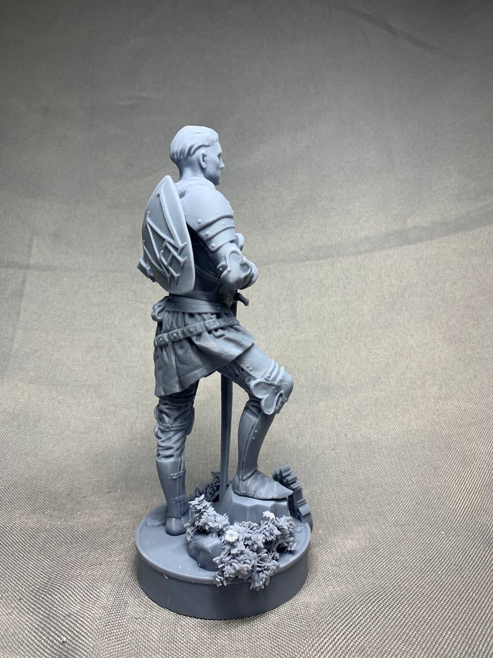 3D фигурка Индржиха (Henry of Skalitz) из игры Kingdom Come: Deliverance, ручная роспись доспехов