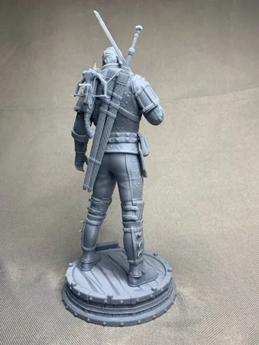 3D статуэтка Геральта (Geralt) в доспехах Школы Кота из Ведьмак 3, ручная роспись