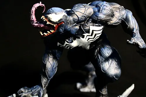 Кастомная 3D статуэтка Венома (Venom) из комиксов Marvel, ручная покраска и лакировка