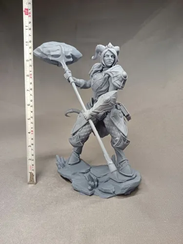 3D статуэтка паладина-дренея Ирель (Yrel) из World of Warcraft, ручная покраска доспехов