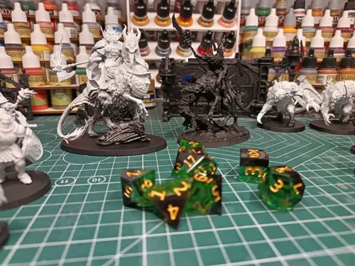 Миниатюра крысолюда Скавена (Skaven) из вселенной Warhammer, фотополимерная печать и покраска