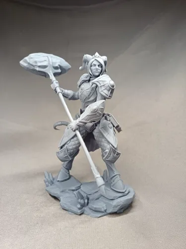 3D статуэтка паладина-дренея Ирель (Yrel) из World of Warcraft, ручная покраска доспехов