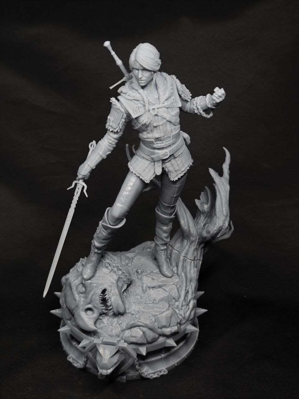 3D статуэтка Цири (Ciri) из вселенной Ведьмак (The Witcher), фотополимерная печать и покраска