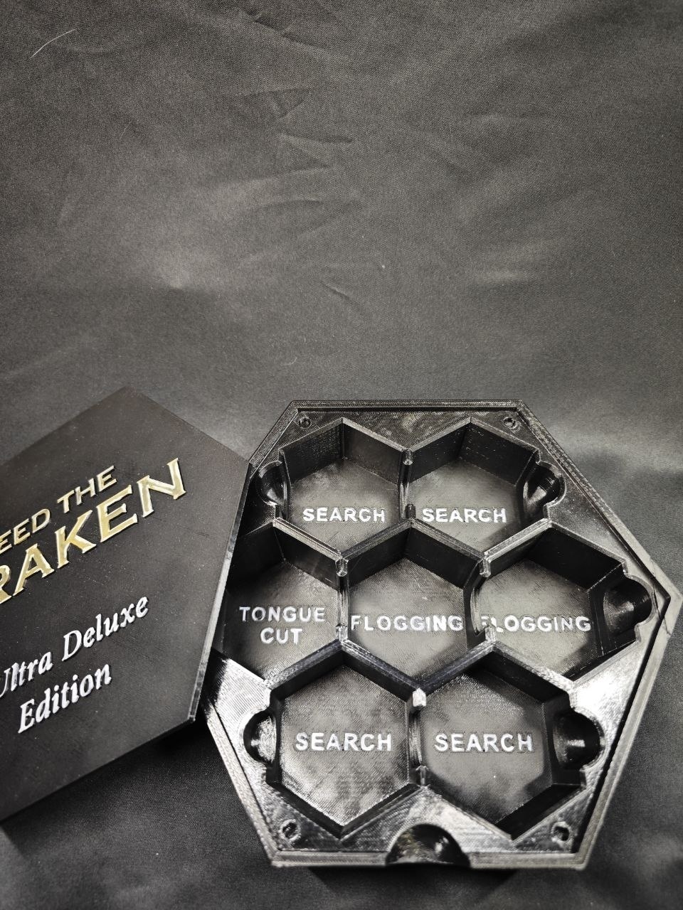 Миниатюра Кракена для настольной игры "Feed the Kraken" (Кто накормит Кракена?), ручная покраска