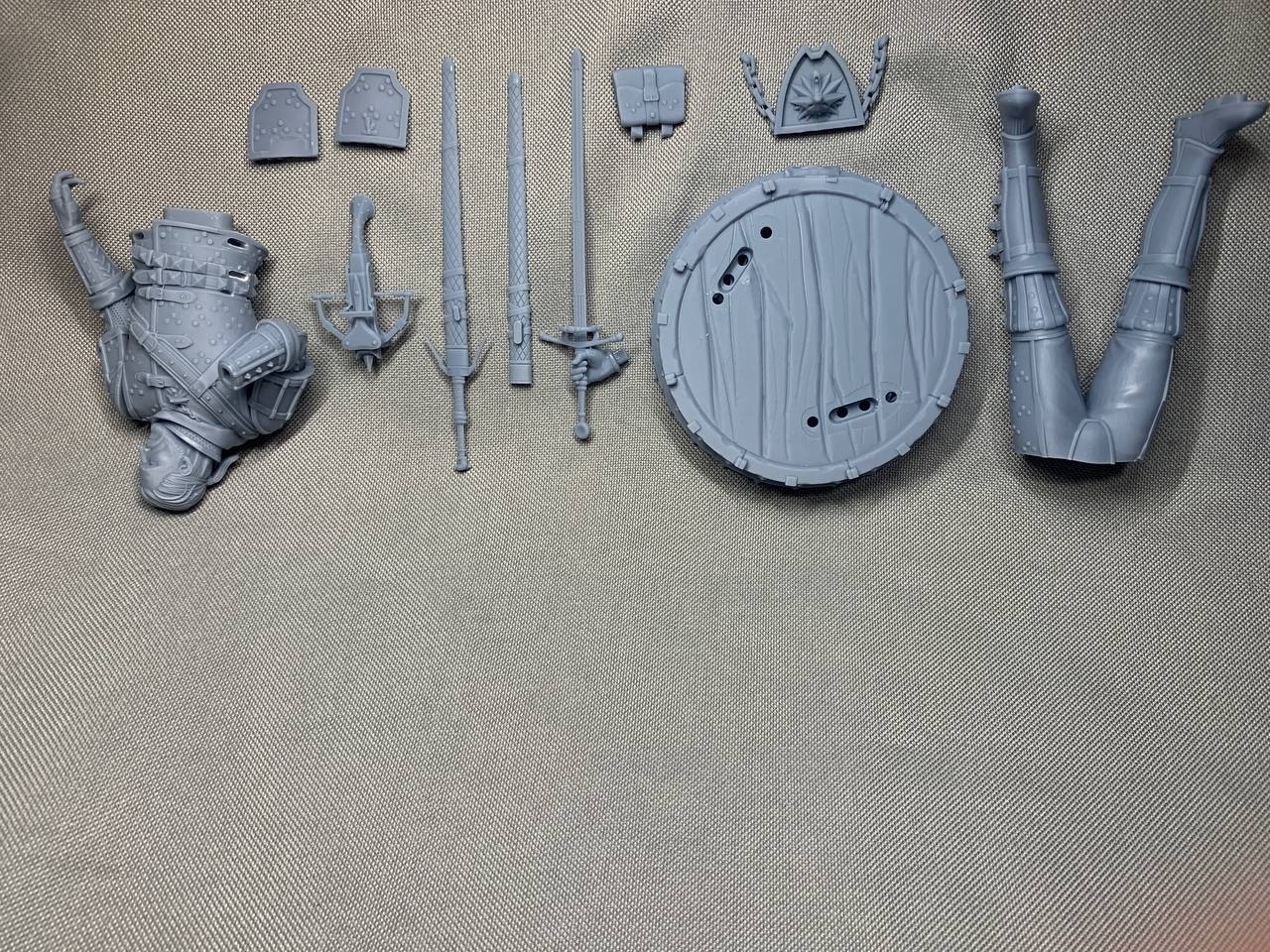 3D статуэтка Геральта (Geralt) в доспехах Школы Кота из Ведьмак 3, ручная роспись