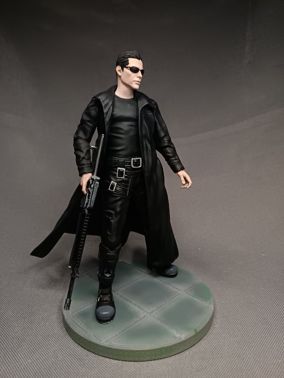 3D фигурка Нео (Neo) из фильма Матрица в плаще, ручная покраска