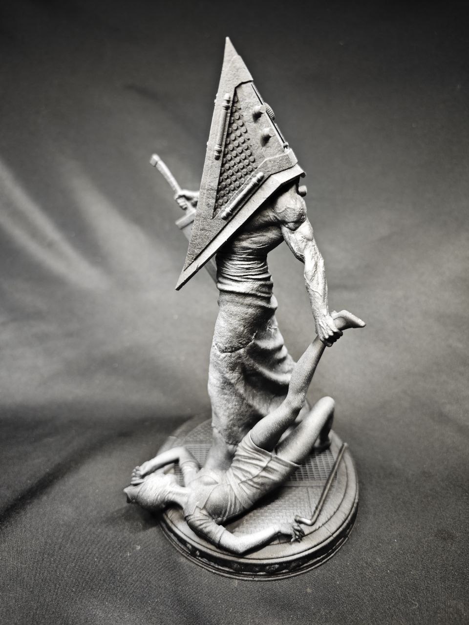 3D фигурка Пирамидоголового (Pyramid Head) из Сайлент Хилл (Silent Hill), профессиональная покраска