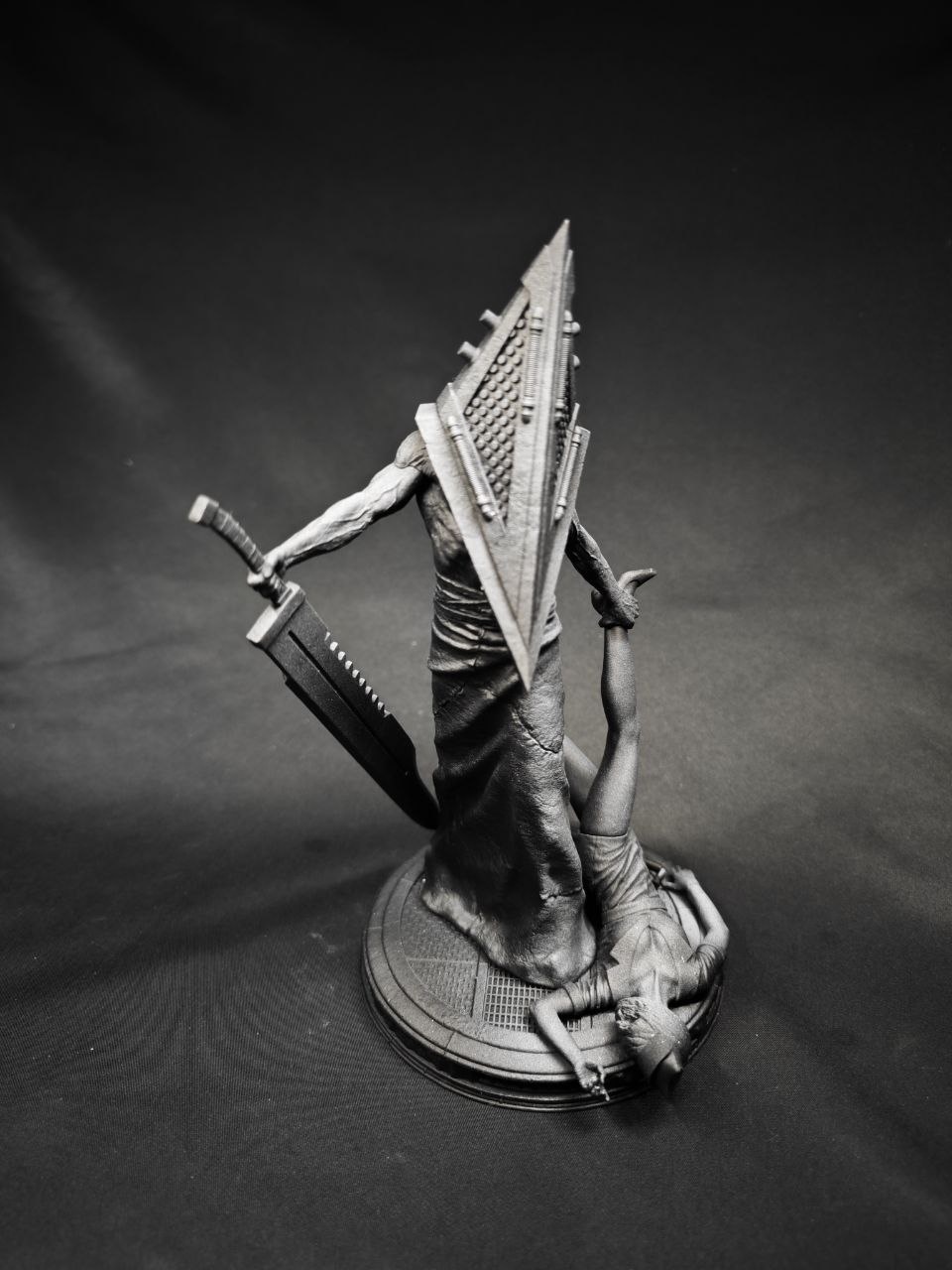 3D фигурка Пирамидоголового (Pyramid Head) из Сайлент Хилл (Silent Hill), профессиональная покраска