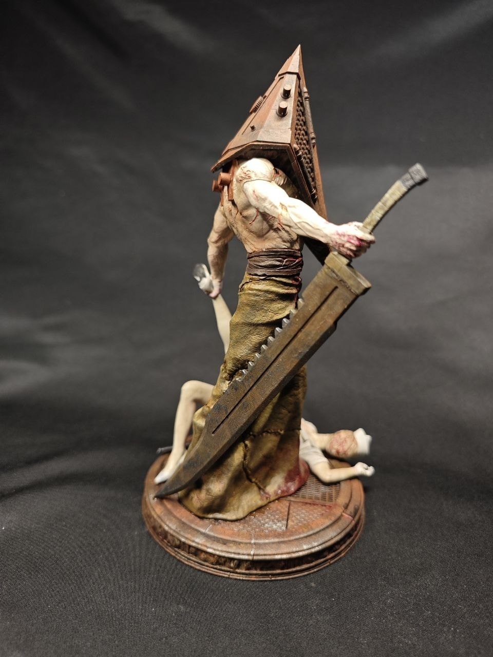 3D фигурка Пирамидоголового (Pyramid Head) из Сайлент Хилл (Silent Hill), профессиональная покраска