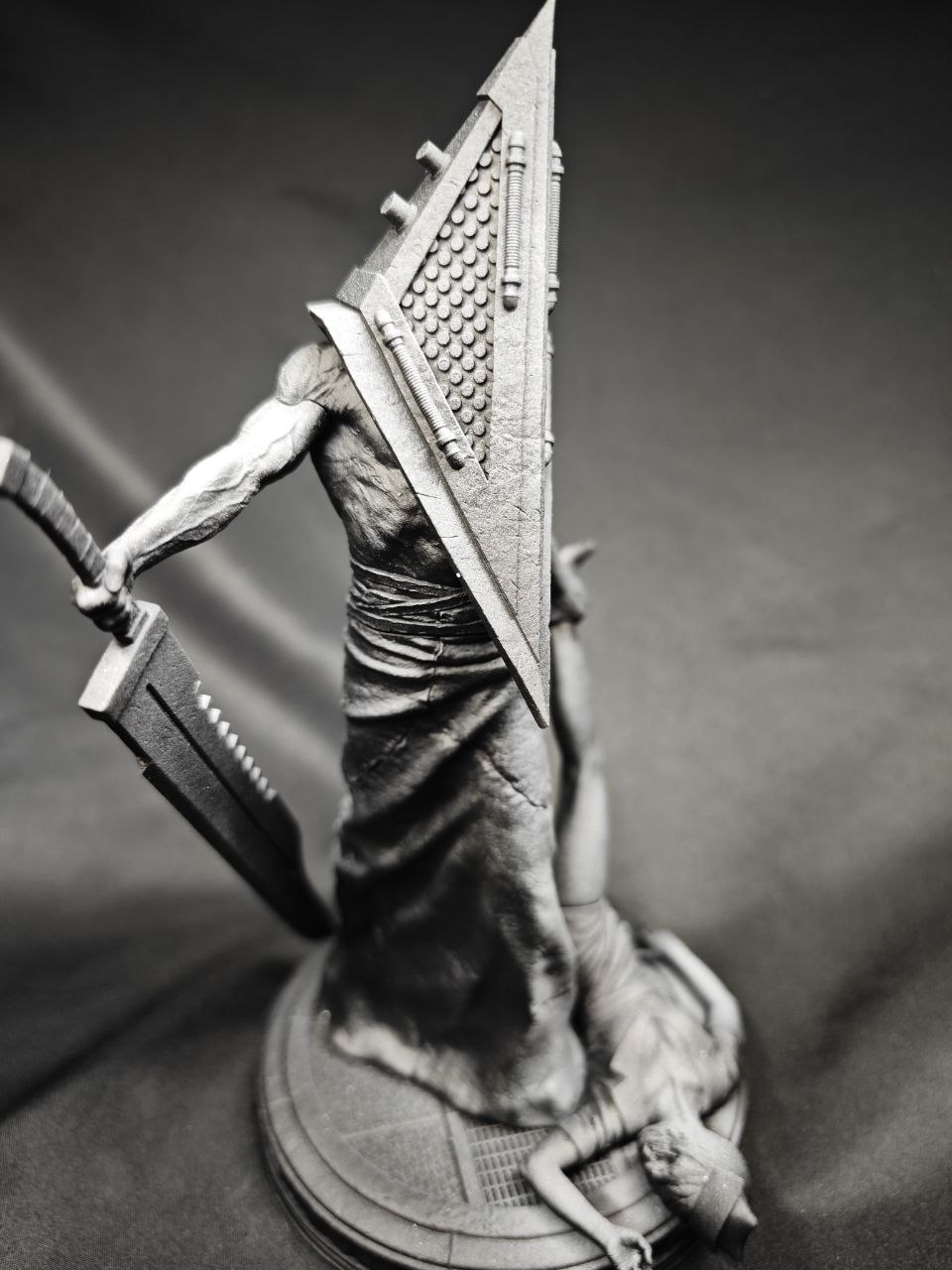 3D фигурка Пирамидоголового (Pyramid Head) из Сайлент Хилл (Silent Hill), профессиональная покраска