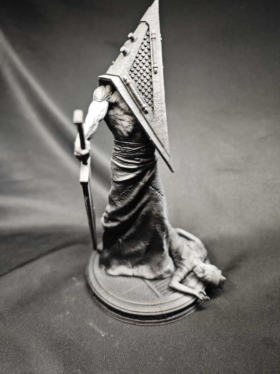 3D фигурка Пирамидоголового (Pyramid Head) из Сайлент Хилл (Silent Hill), профессиональная покраска