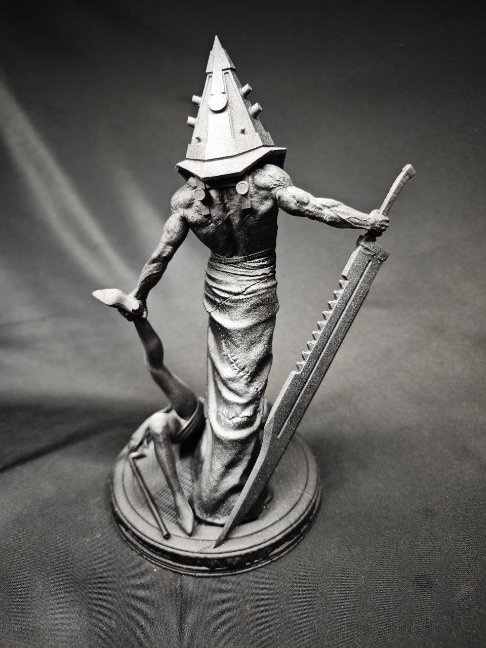 3D фигурка Пирамидоголового (Pyramid Head) из Сайлент Хилл (Silent Hill), профессиональная покраска