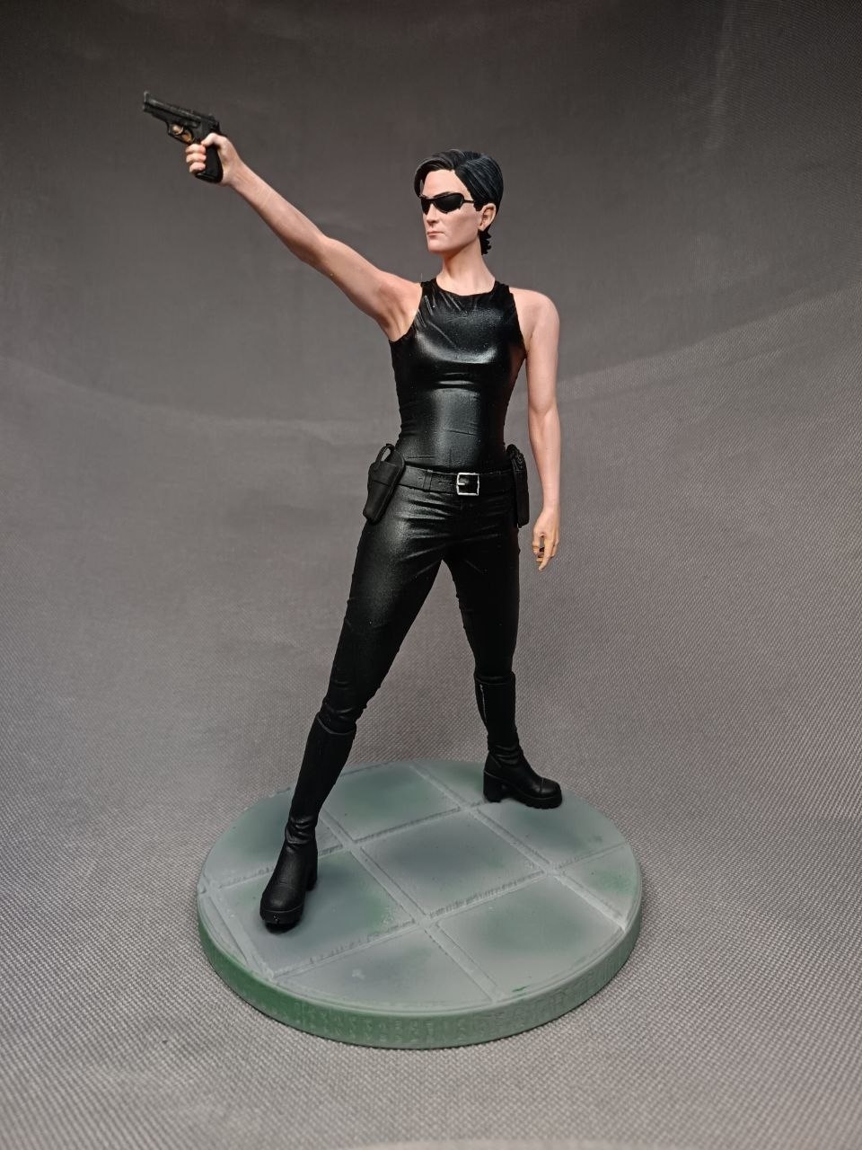 3D фигурка Тринити (Trinity) из фильма Матрица в латексном костюме, ручная покраска