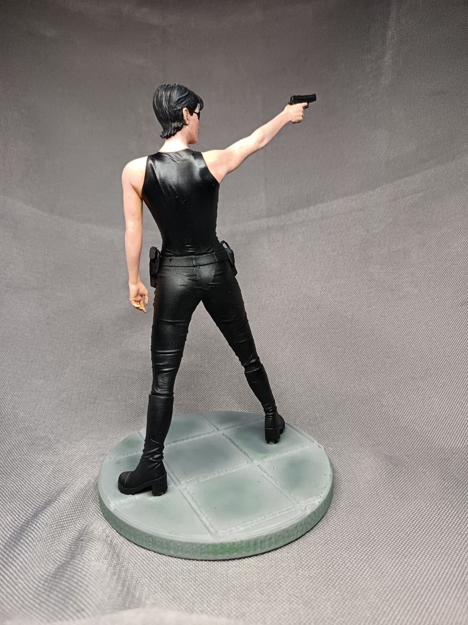 3D фигурка Тринити (Trinity) из фильма Матрица в латексном костюме, ручная покраска