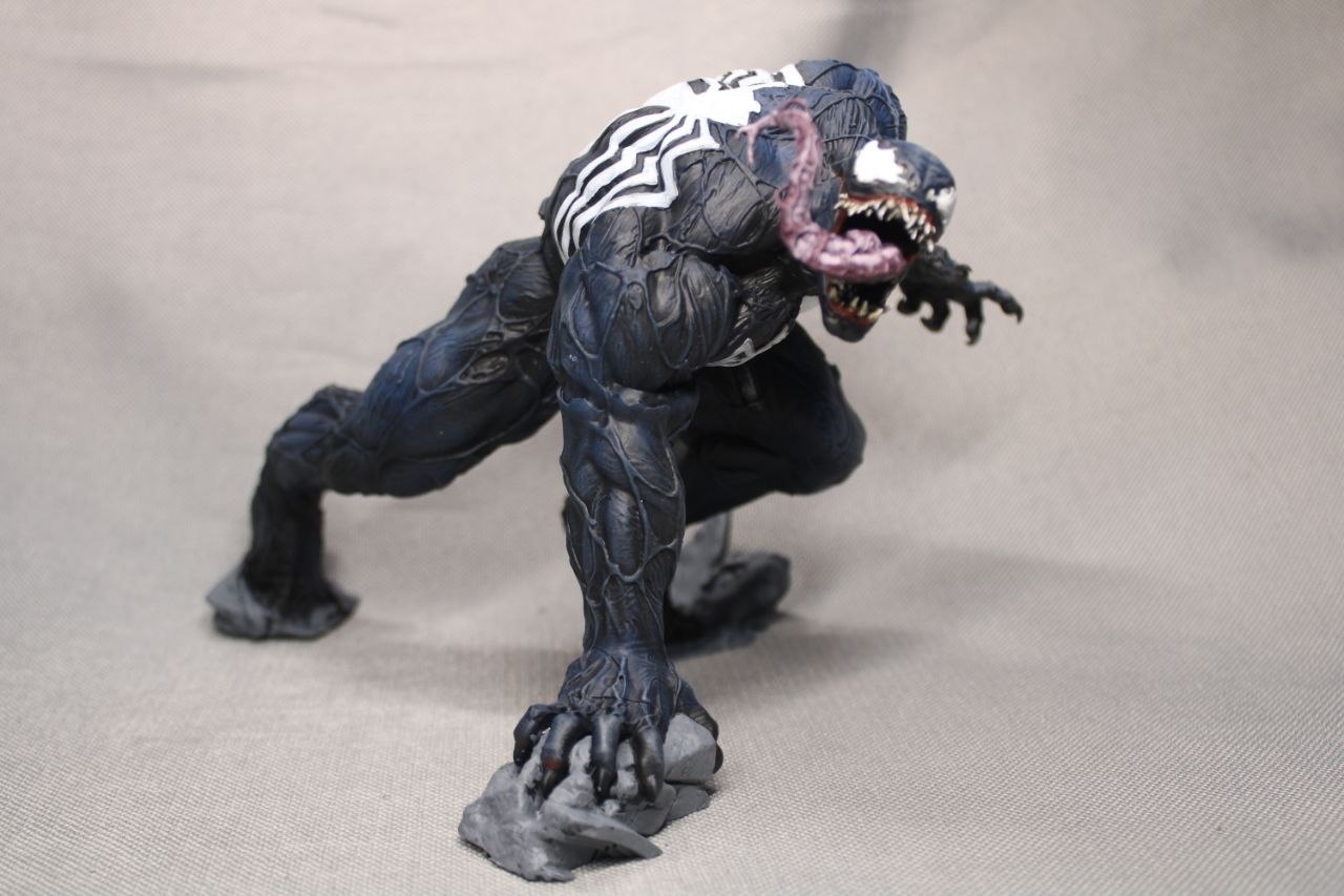 Кастомная 3D статуэтка Венома (Venom) из комиксов Marvel, ручная покраска и лакировка