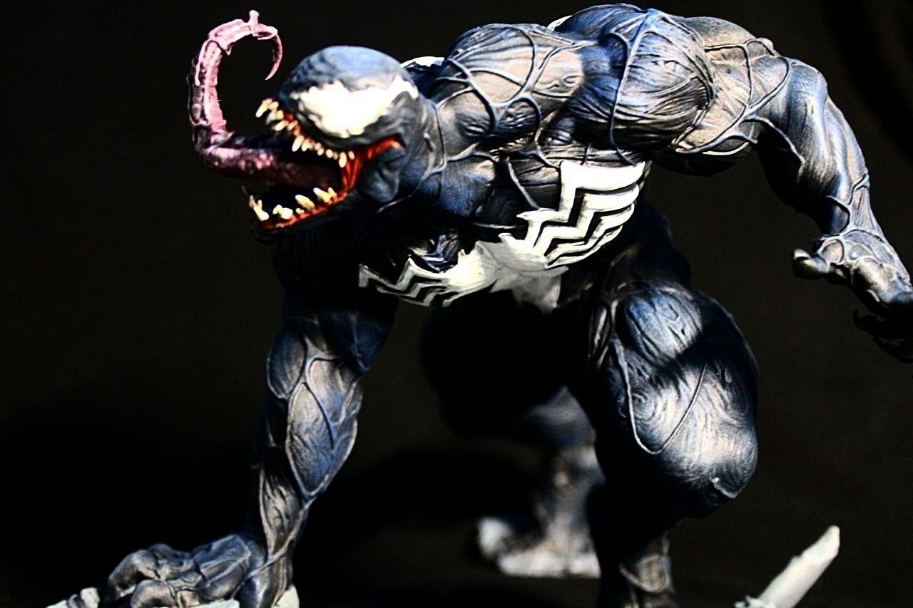 Кастомная 3D статуэтка Венома (Venom) из комиксов Marvel, ручная покраска и лакировка
