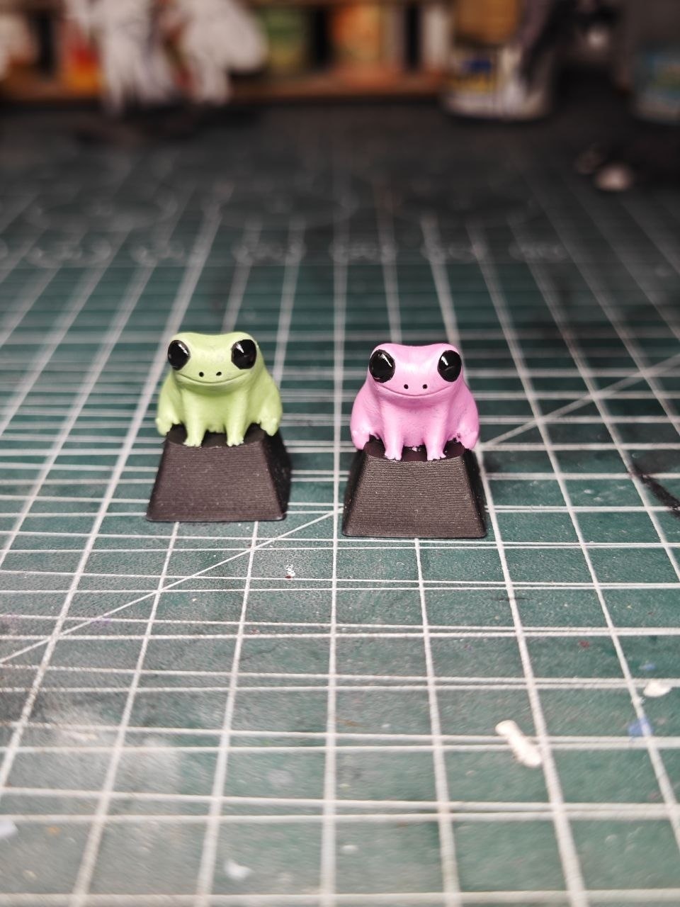 Самодельный кейкап (keycap) для механической клавиатуры в виде лягушки, 3D печать и роспись