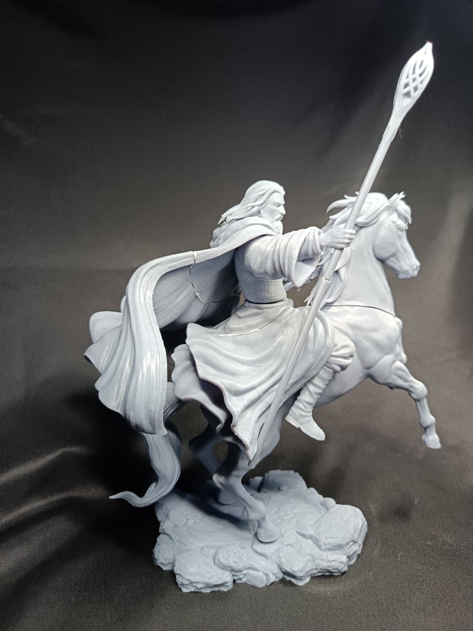 3D статуэтка Гэндальфа Белого (Gandalf the White) из Властелина Колец, фотополимерная печать