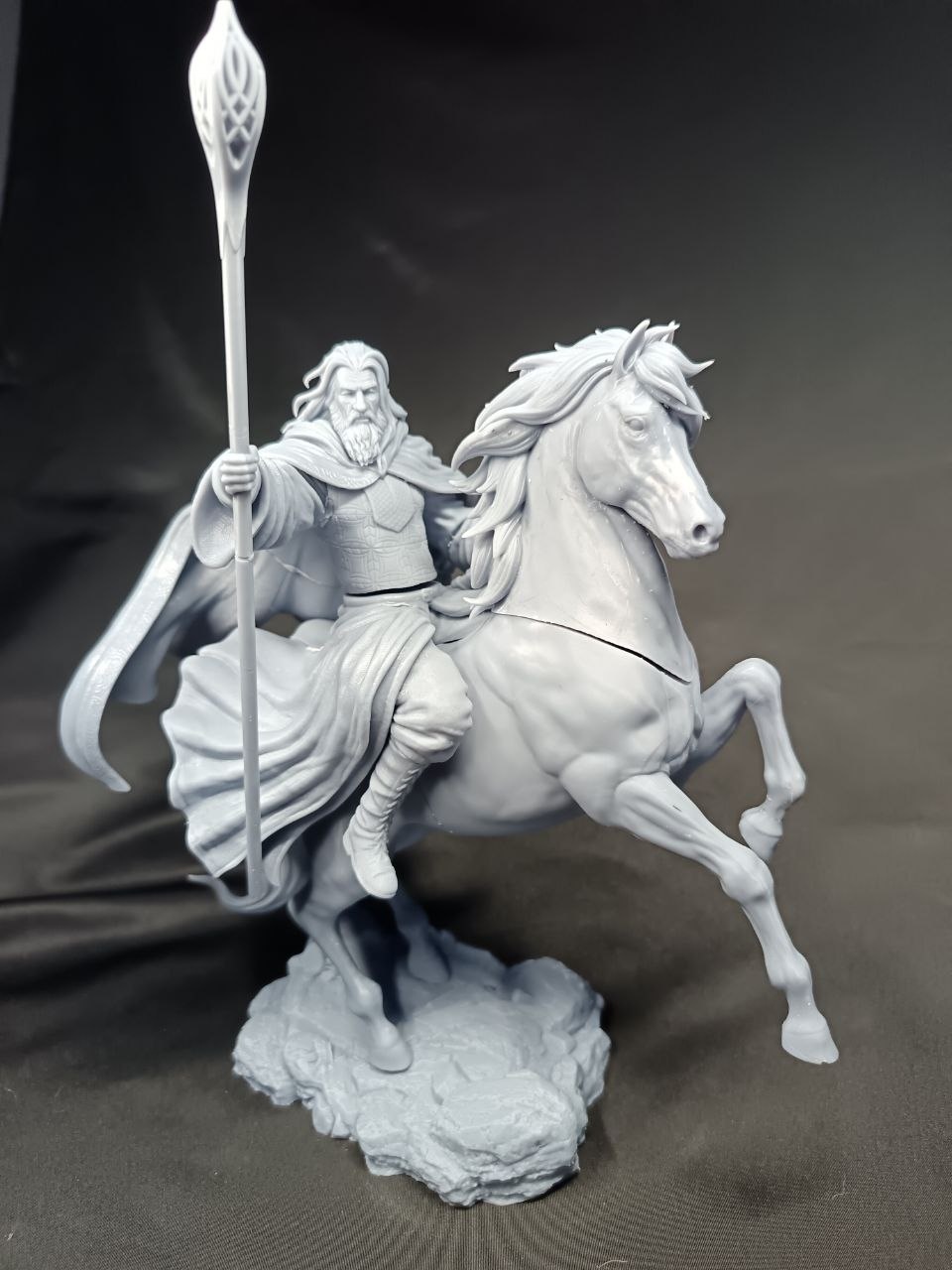 3D статуэтка Гэндальфа Белого (Gandalf the White) из Властелина Колец, фотополимерная печать