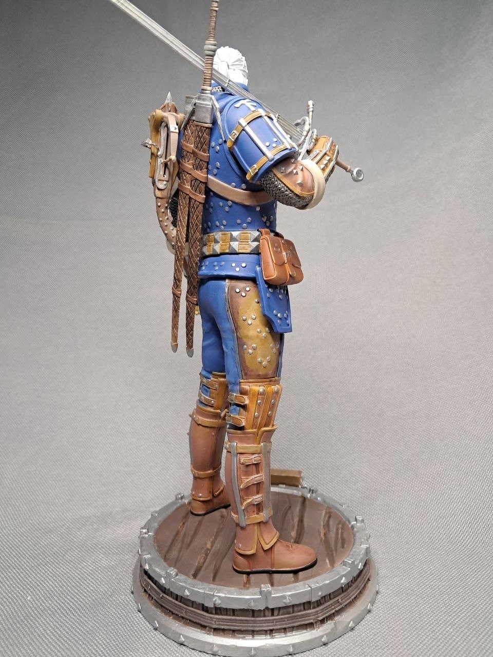 3D статуэтка Геральта (Geralt) в доспехах Школы Кота из Ведьмак 3, ручная роспись