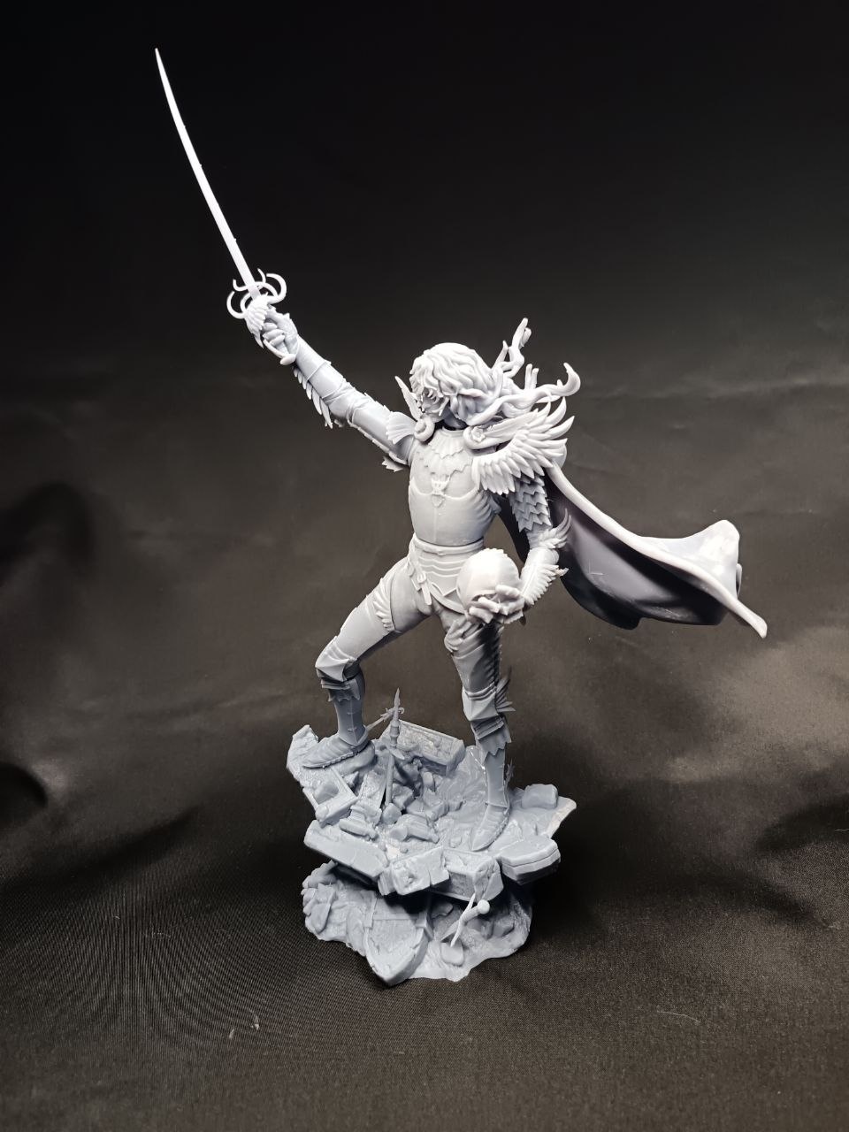 Кастомная 3D фигурка Гриффита (Griffith) в доспехах Банды Ястреба из аниме Берсерк, ручная покраска