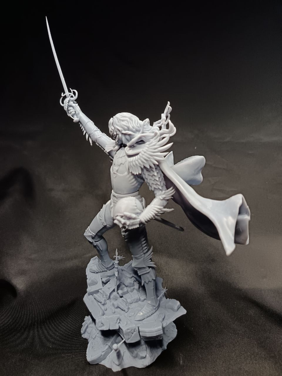 Кастомная 3D фигурка Гриффита (Griffith) в доспехах Банды Ястреба из аниме Берсерк, ручная покраска