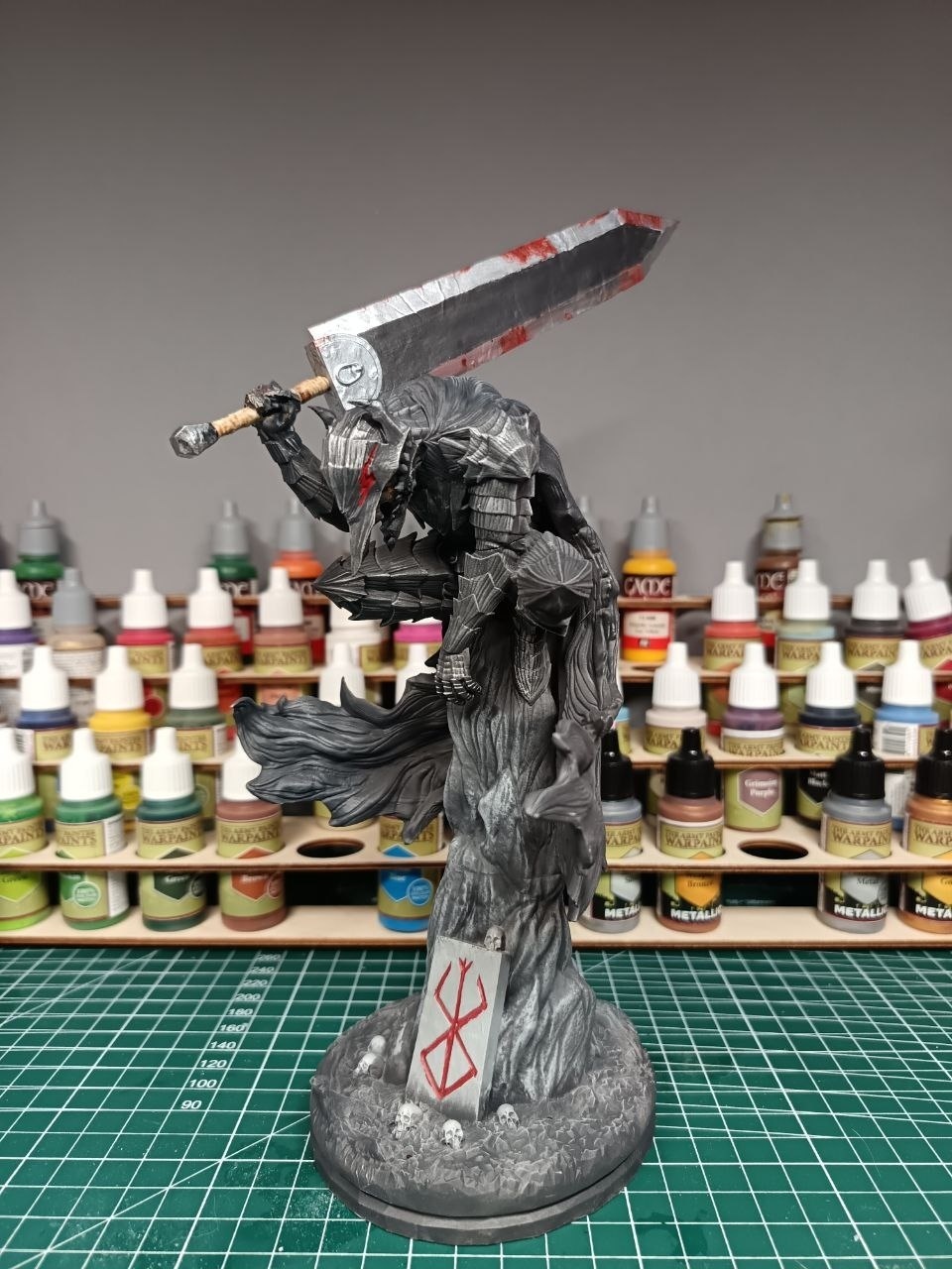 Эпичная 3D статуэтка Гатса (Guts) в броне Берсерка, фотополимерная печать и брутальная покраска