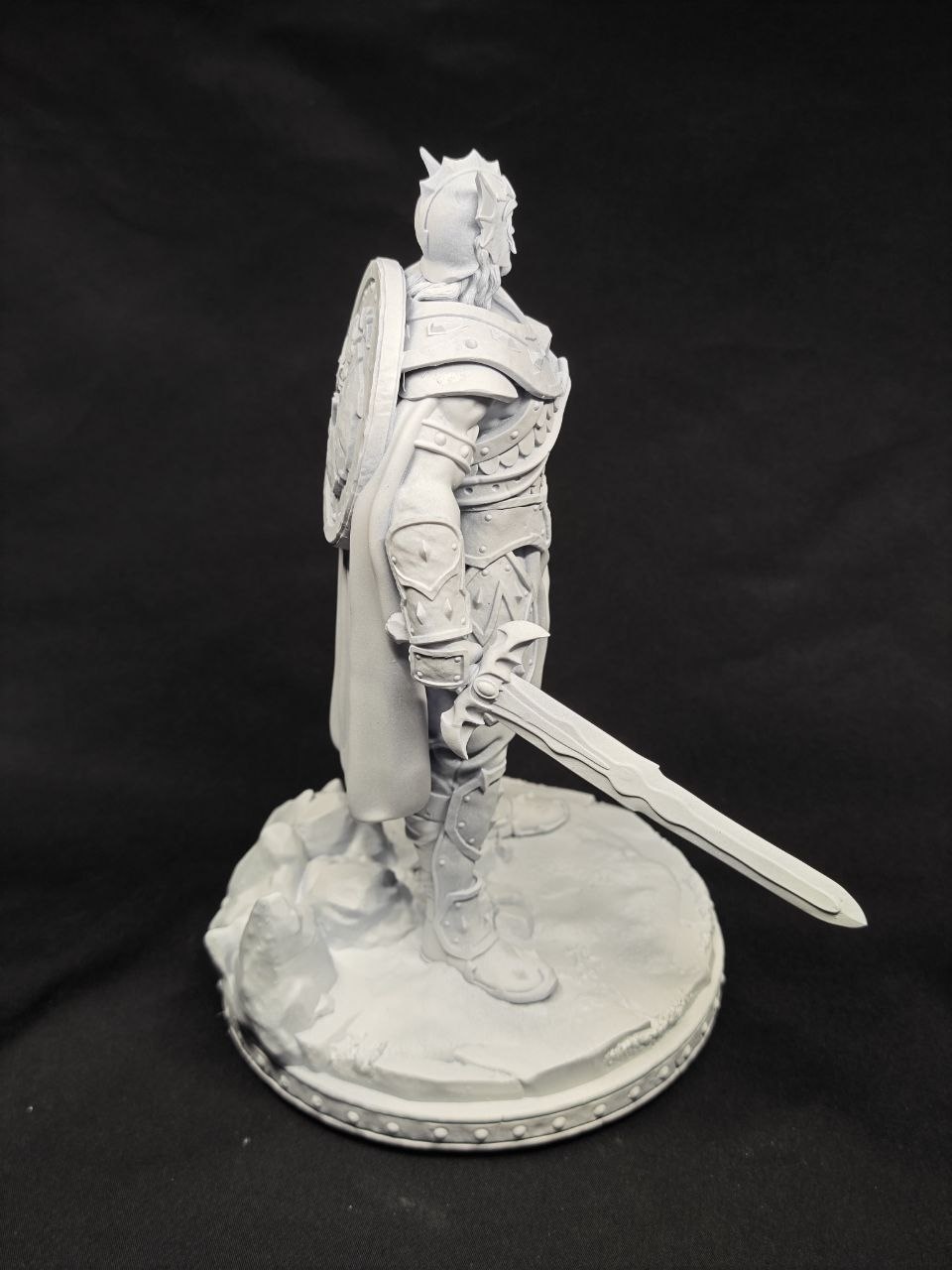 3D фигурка воина Карамона Маджере (Caramon Majere) из Саги о Копье (Dragonlance), ручная роспись