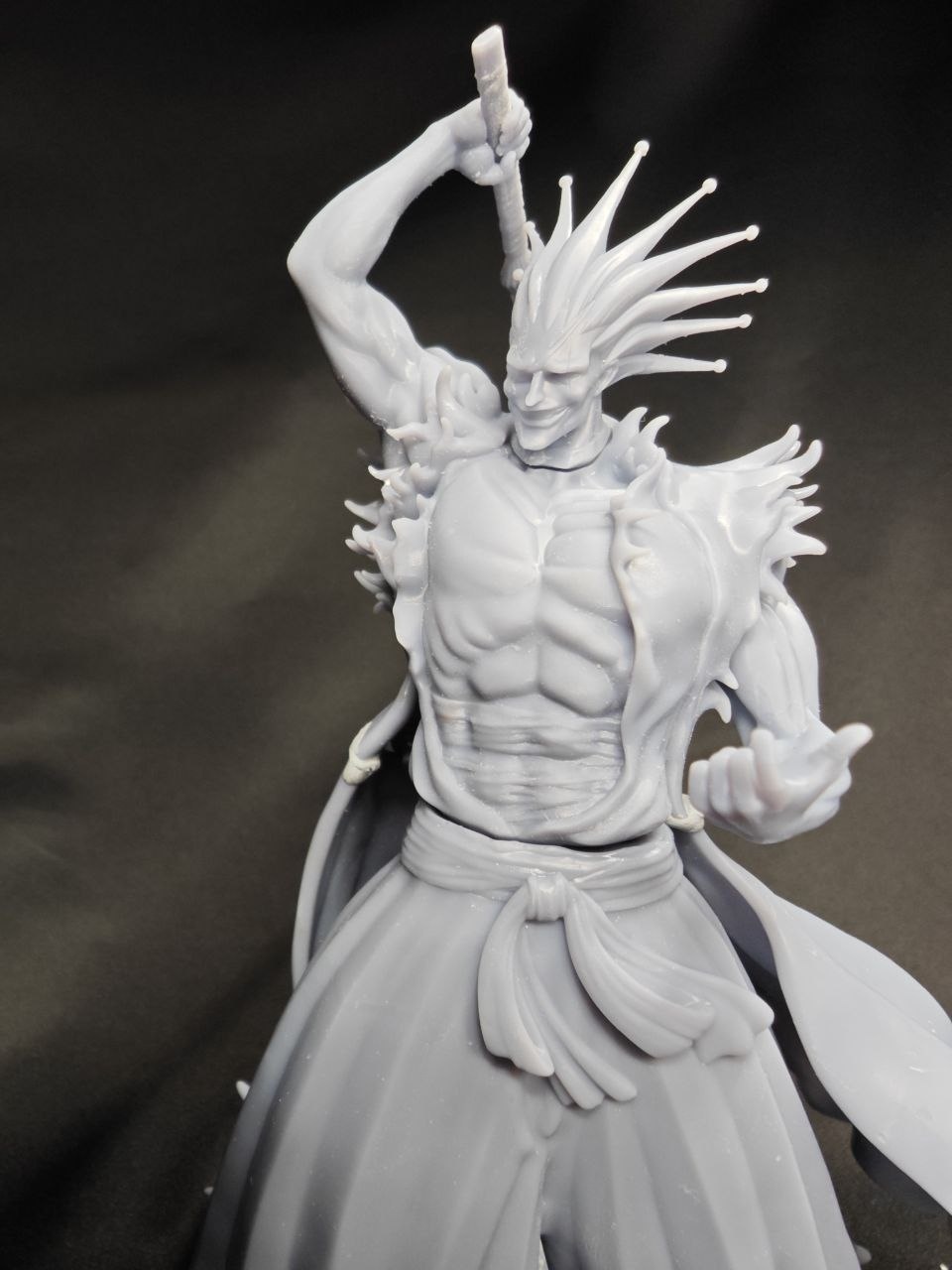 Парная 3D статуэтка Кенпачи Зараки (Kenpachi Zaraki) и Ячиру (Yachiru) из аниме Блич, фотополимерная печать и покраска