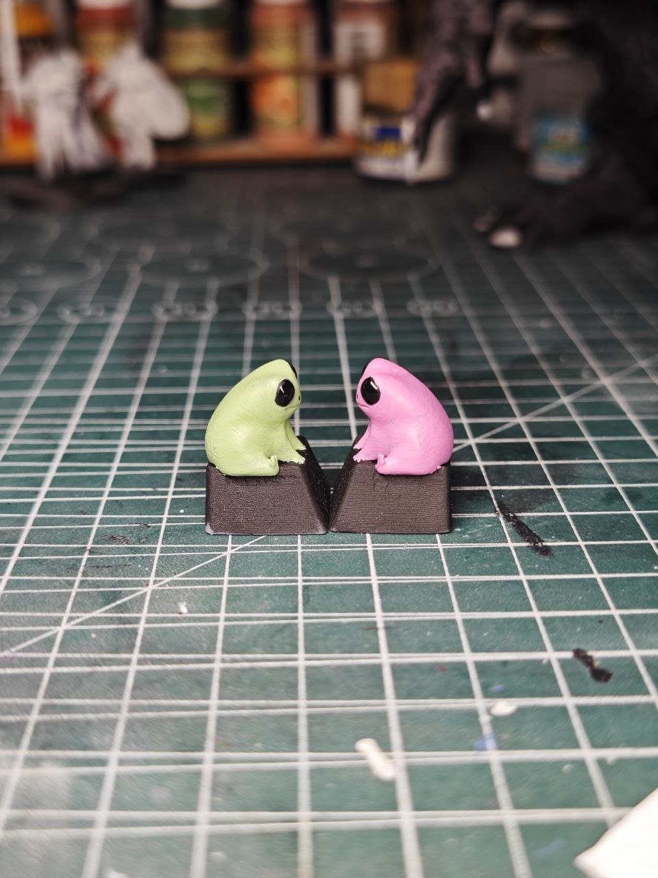 Самодельный кейкап (keycap) для механической клавиатуры в виде лягушки, 3D печать и роспись