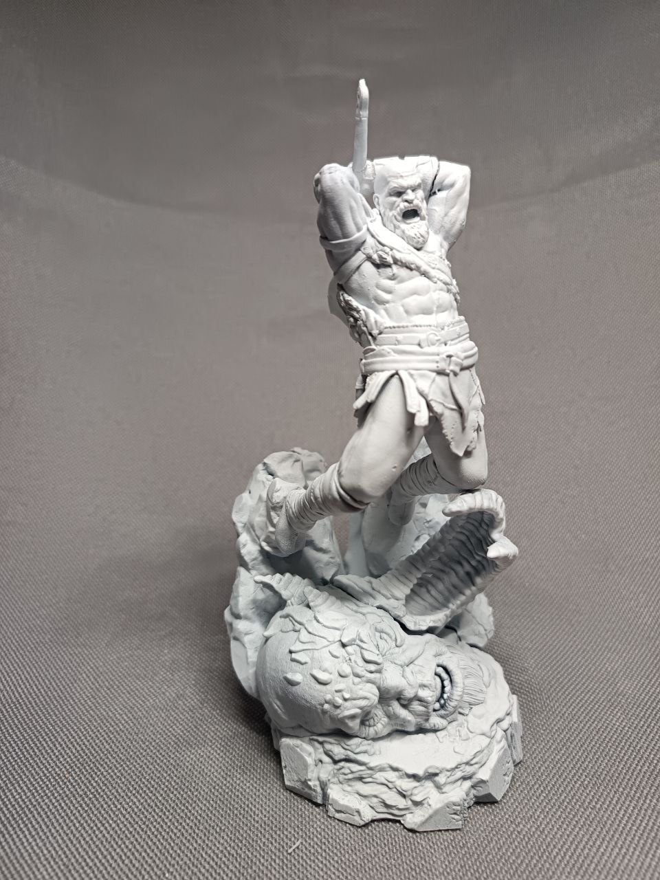 Детализированная 3D статуэтка Кратоса (Kratos) из God of War, ручная роспись татуировок и брони