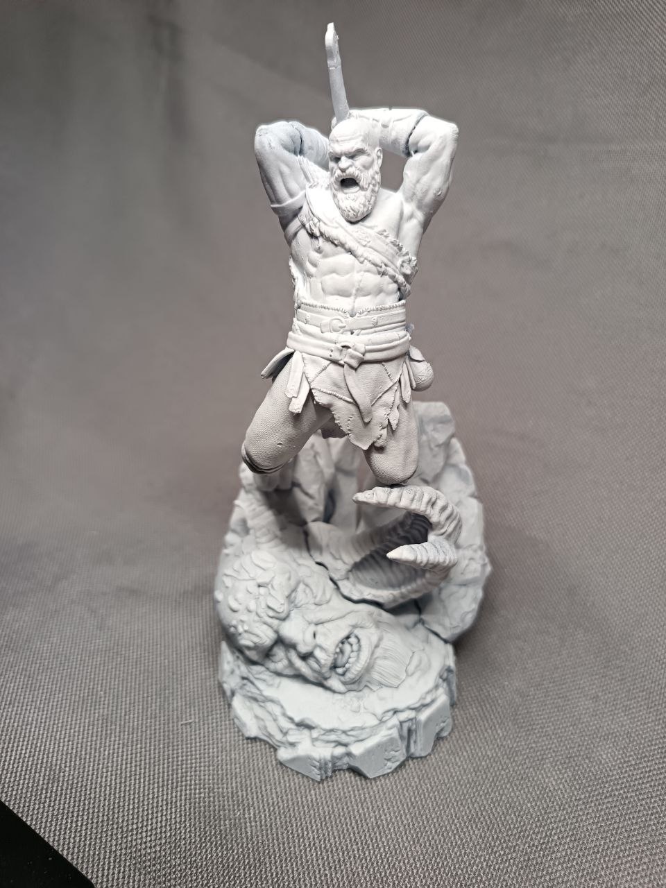 Детализированная 3D статуэтка Кратоса (Kratos) из God of War, ручная роспись татуировок и брони