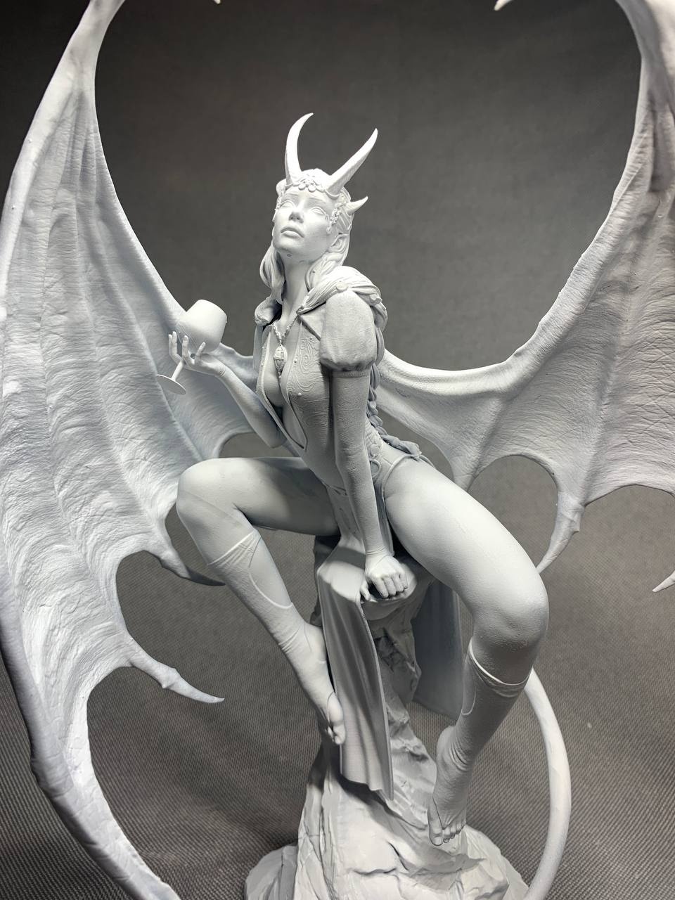 3D фигурка дьяволицы Мизоры (Mizora) из Baldur's Gate 3, фотополимерная печать и роспись