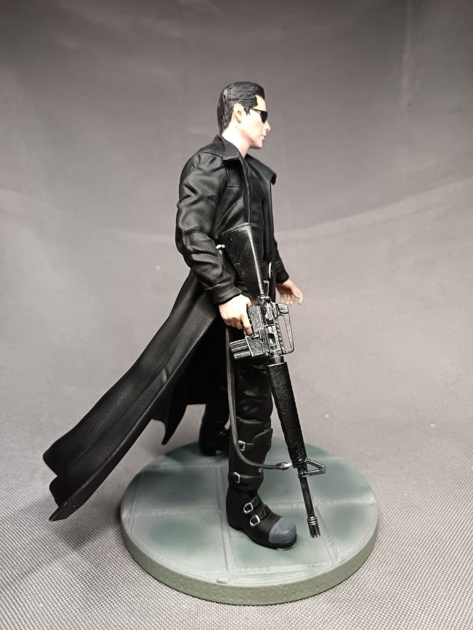 3D фигурка Нео (Neo) из фильма Матрица в плаще, ручная покраска