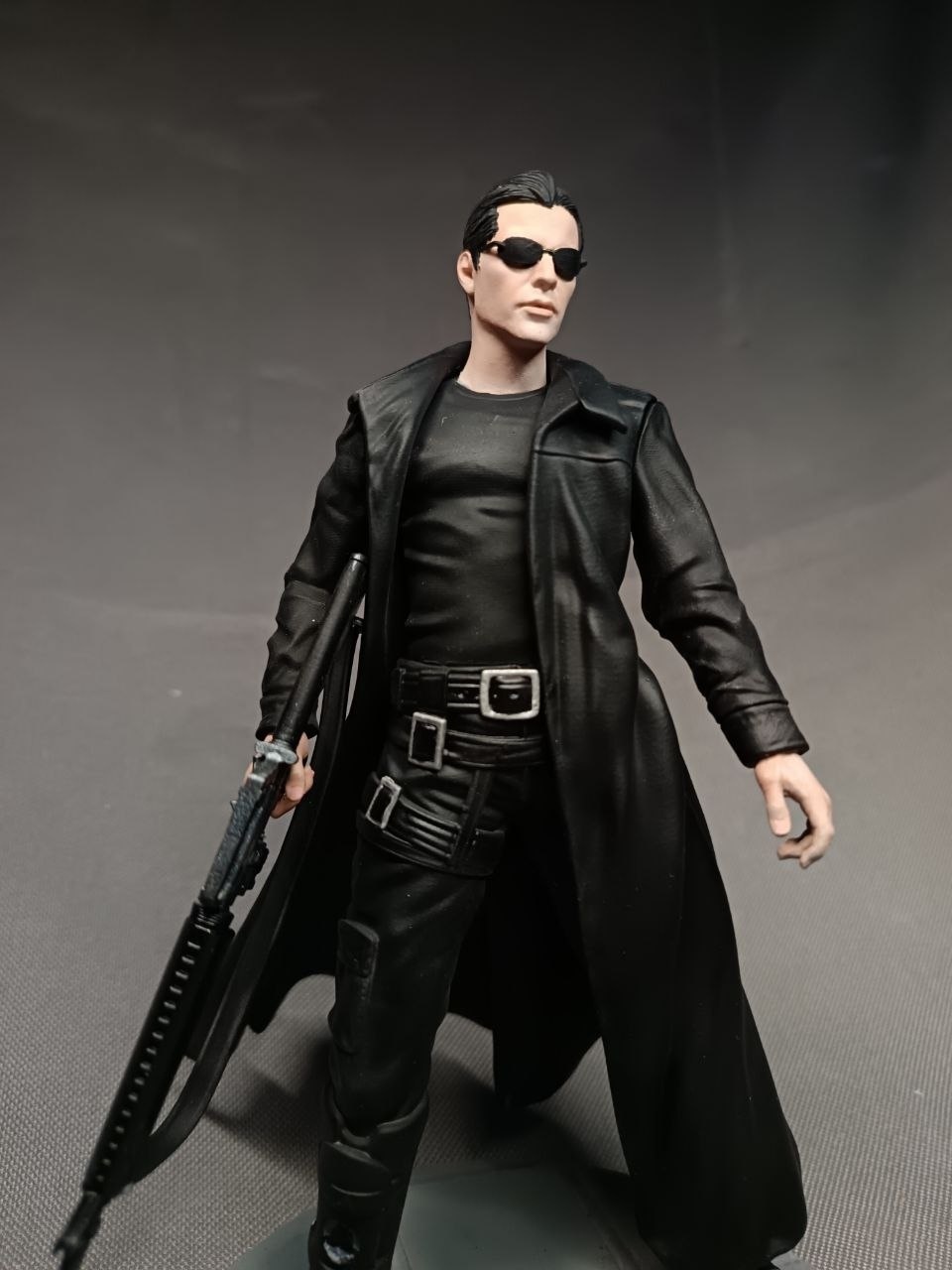 3D фигурка Нео (Neo) из фильма Матрица в плаще, ручная покраска