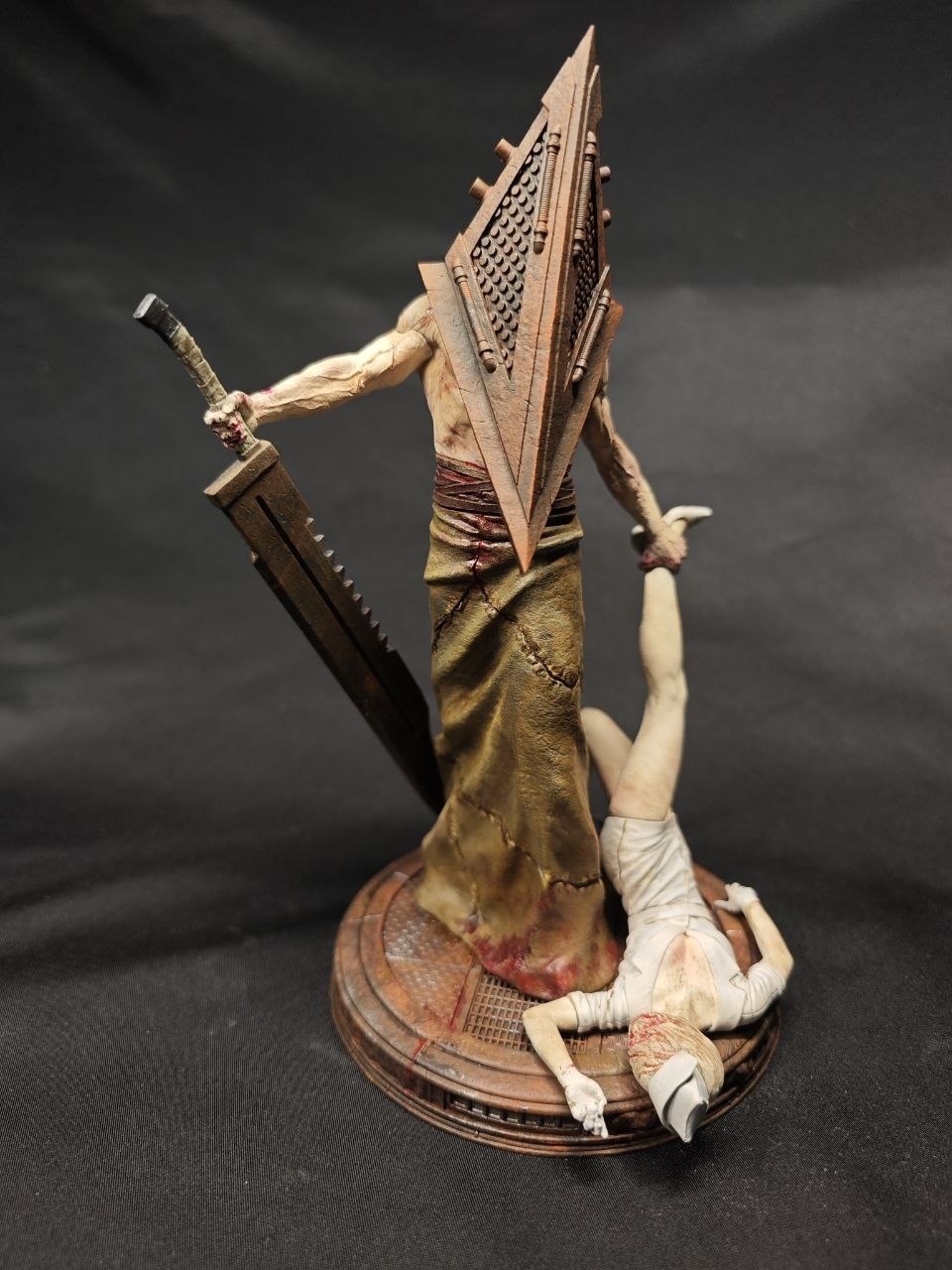 3D фигурка Пирамидоголового (Pyramid Head) из Сайлент Хилл (Silent Hill), профессиональная покраска