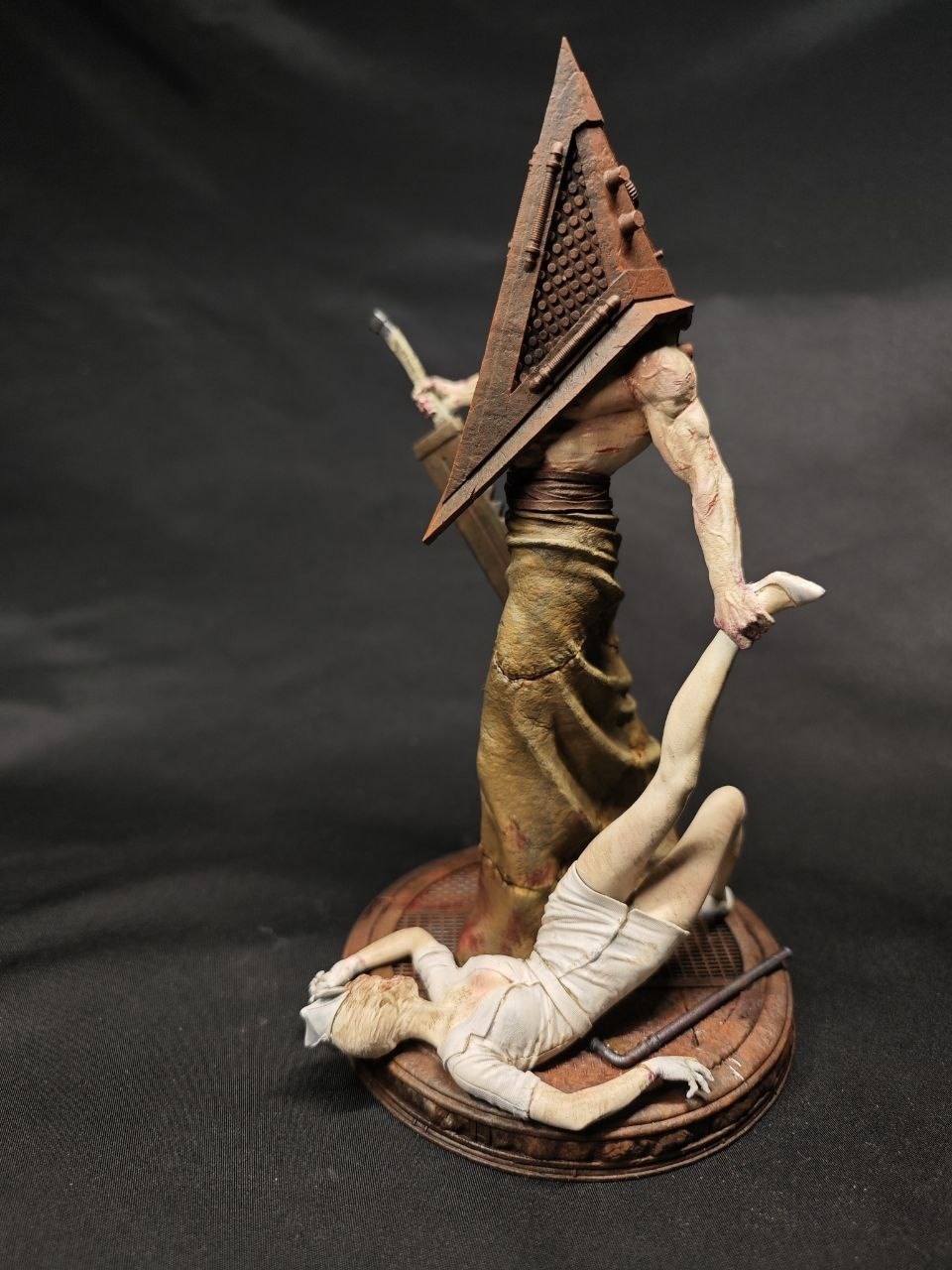 3D фигурка Пирамидоголового (Pyramid Head) из Сайлент Хилл (Silent Hill), профессиональная покраска