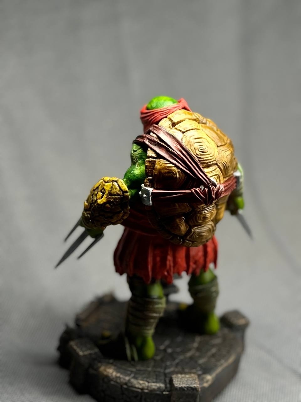 3D фигурка Рафаэля (Raphael) с саями из Черепашек-ниндзя, ручная покраска