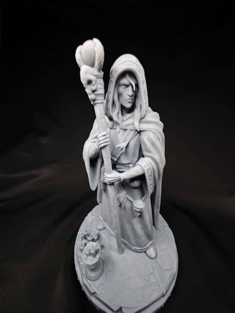 3D статуэтка мага Рейстлина Маджере (Raistlin Majere) из Саги о Копье (Dragonlance), ручная работа