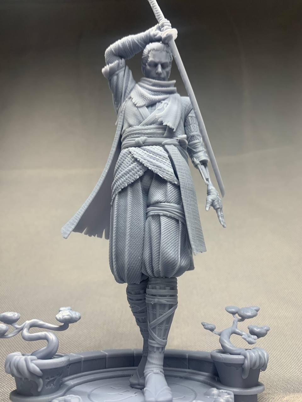 3D фигурка Секиро (Волка) из Sekiro: Shadows Die Twice с протезом, ручная покраска