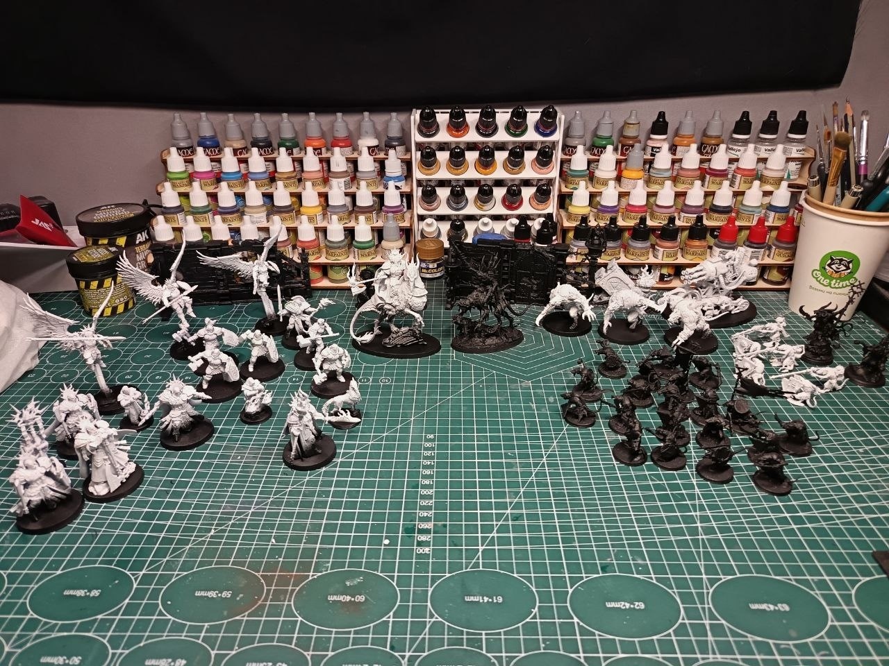 Миниатюра крысолюда Скавена (Skaven) из вселенной Warhammer, фотополимерная печать и покраска