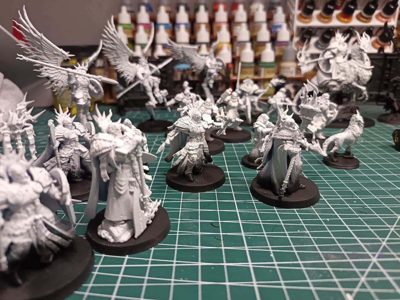 Миниатюра крысолюда Скавена (Skaven) из вселенной Warhammer, фотополимерная печать и покраска