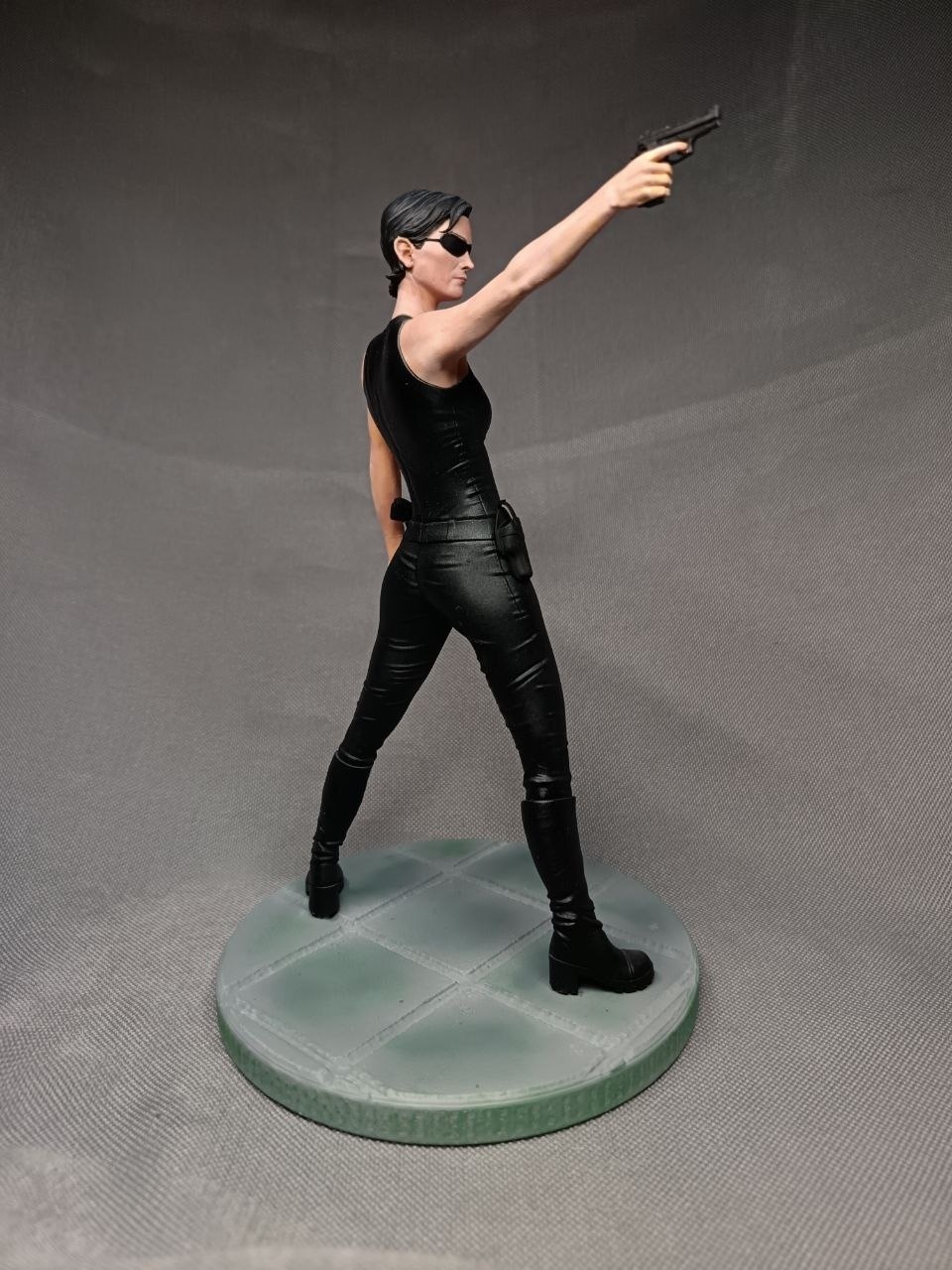 3D фигурка Тринити (Trinity) из фильма Матрица в латексном костюме, ручная покраска