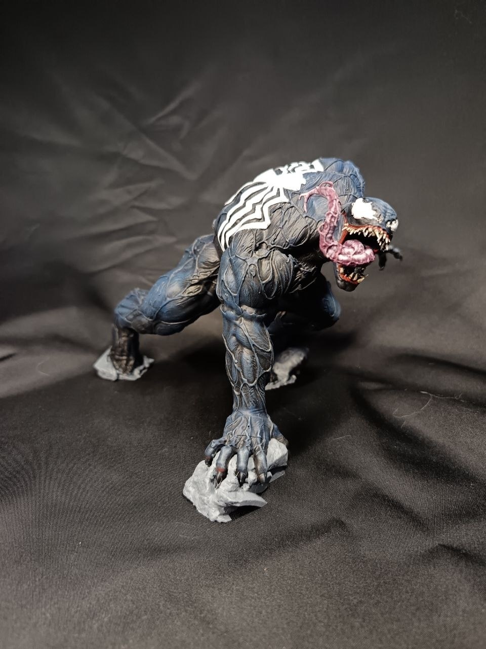 Кастомная 3D статуэтка Венома (Venom) из комиксов Marvel, ручная покраска и лакировка