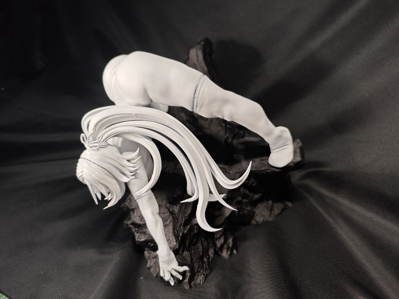 Кастомная 3D фигурка Йоруичи Шихоин (Yoruichi Shihoin) из аниме Блич (Bleach) в боевой позе, ручная покраска