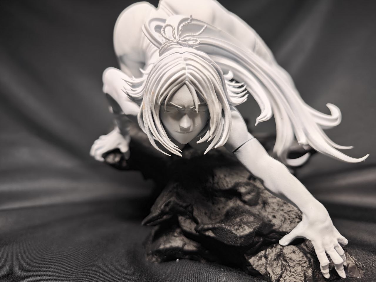 Кастомная 3D фигурка Йоруичи Шихоин (Yoruichi Shihoin) из аниме Блич (Bleach) в боевой позе, ручная покраска