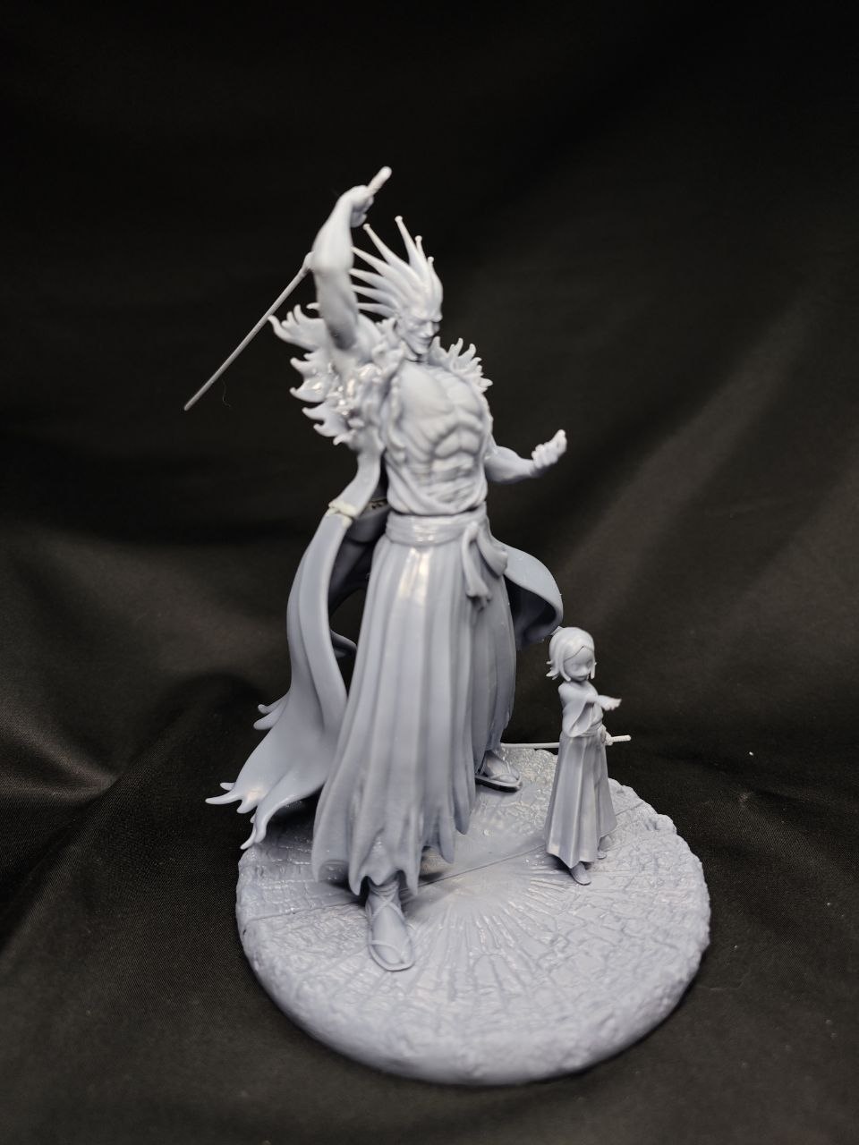 Парная 3D статуэтка Кенпачи Зараки (Kenpachi Zaraki) и Ячиру (Yachiru) из аниме Блич, фотополимерная печать и покраска